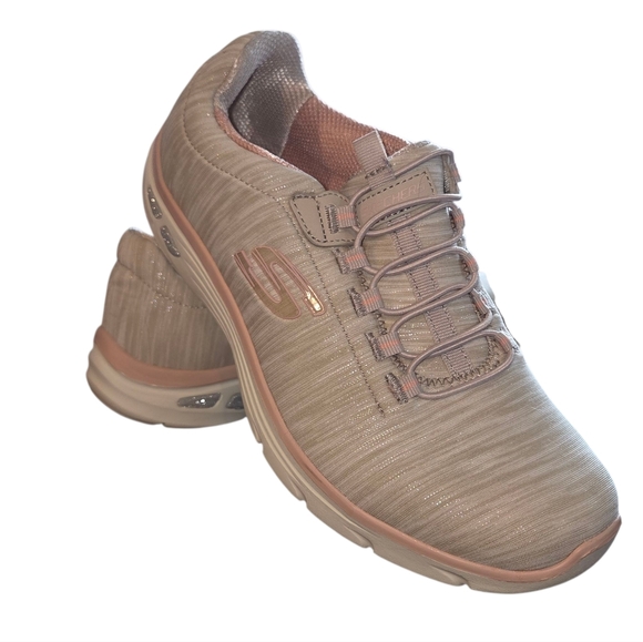 Sketchers Relaxed Fit Women's Memory Foam Slip On Sneakers Shoes  Size 8.5 - Picture 1 of 7